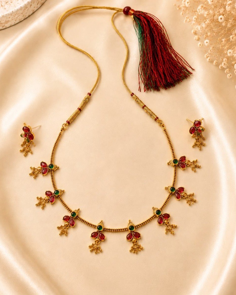 Heritage Flora Necklace Set